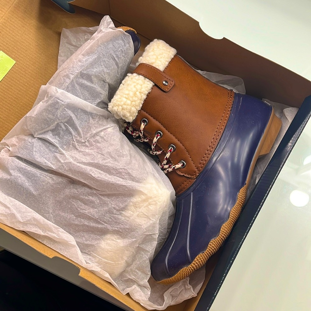 American Eagle Snow Boots